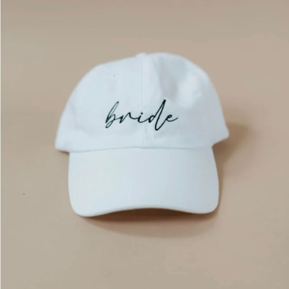 Bride (cursive) hat